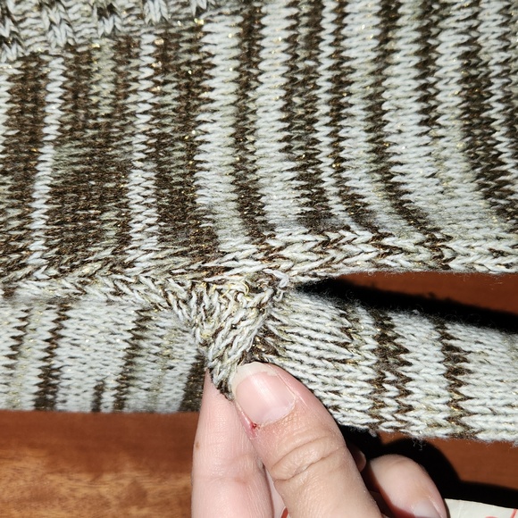 LOW V-NECK TUNIC SWEATER - Picture 10 of 10